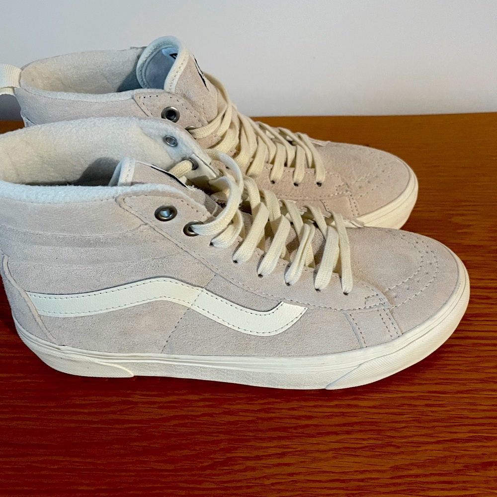 Vans MTE SK-8 HI Insulated Shoe Women’s 8.5 Men’s 7